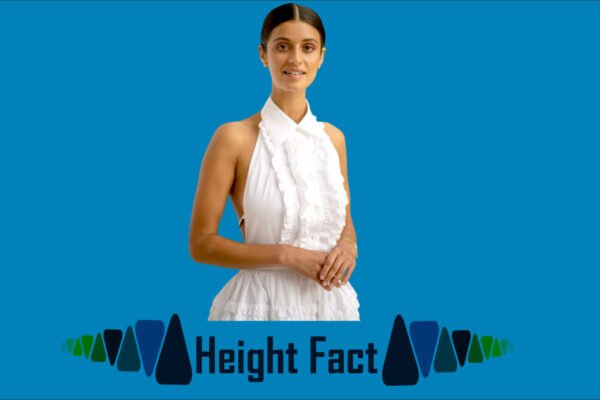 Anya Chalotra Height
